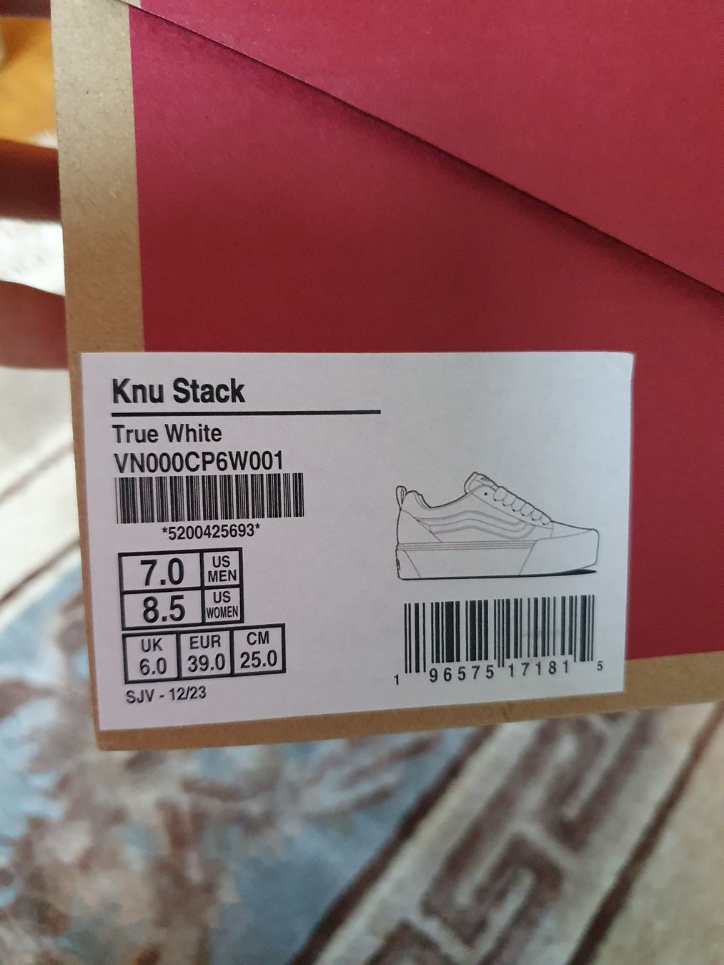 Vans Chaussures femmes: Baskets Vans plateforme blanches neuves, taille 39 – Neuf avec emballage d'origine à Grand-Lancy par kri_qk5y 4
