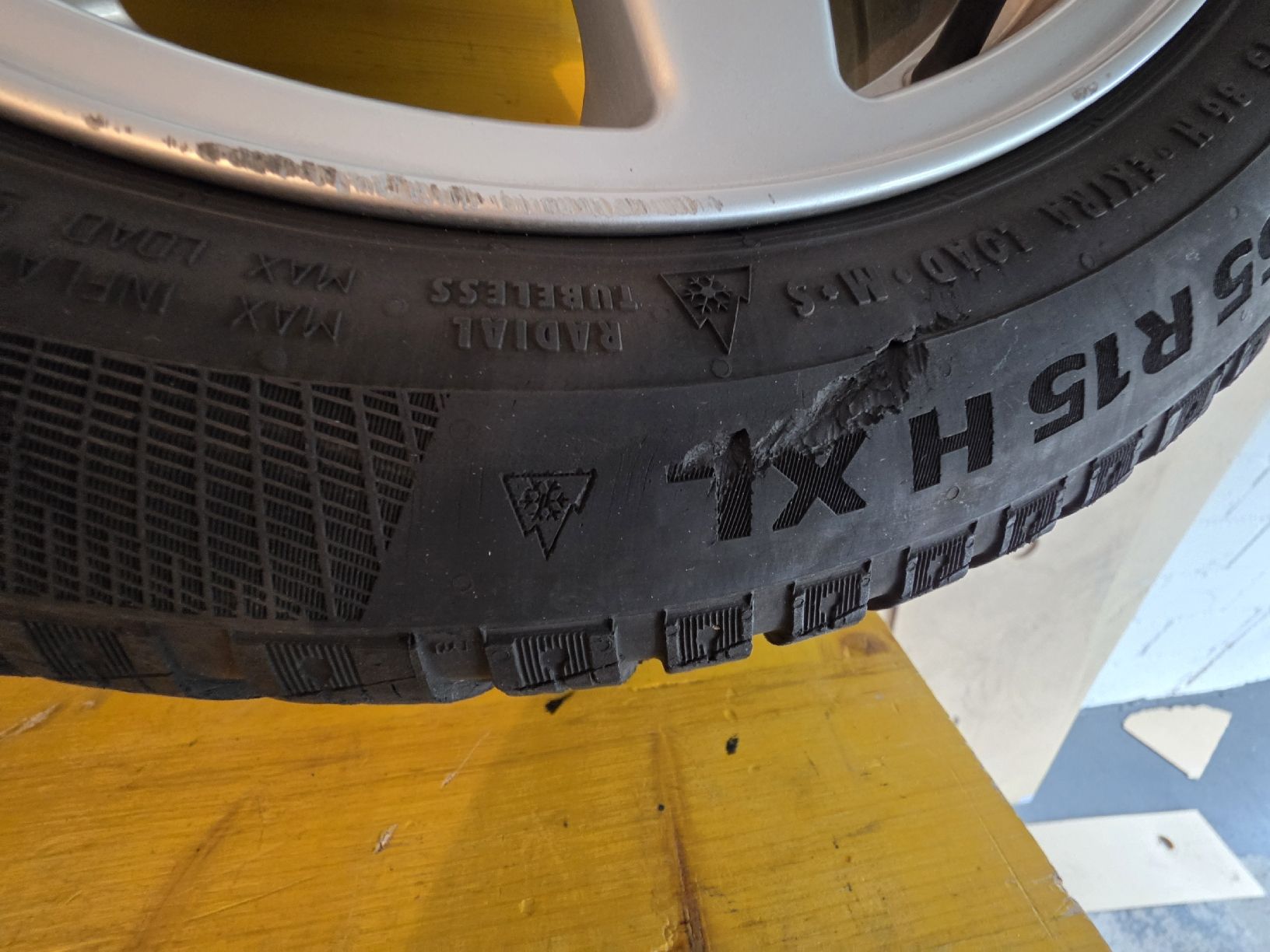Pneumatici & Ruote complete: Winterräder – Usato da Sempach venduto da Klara9 8