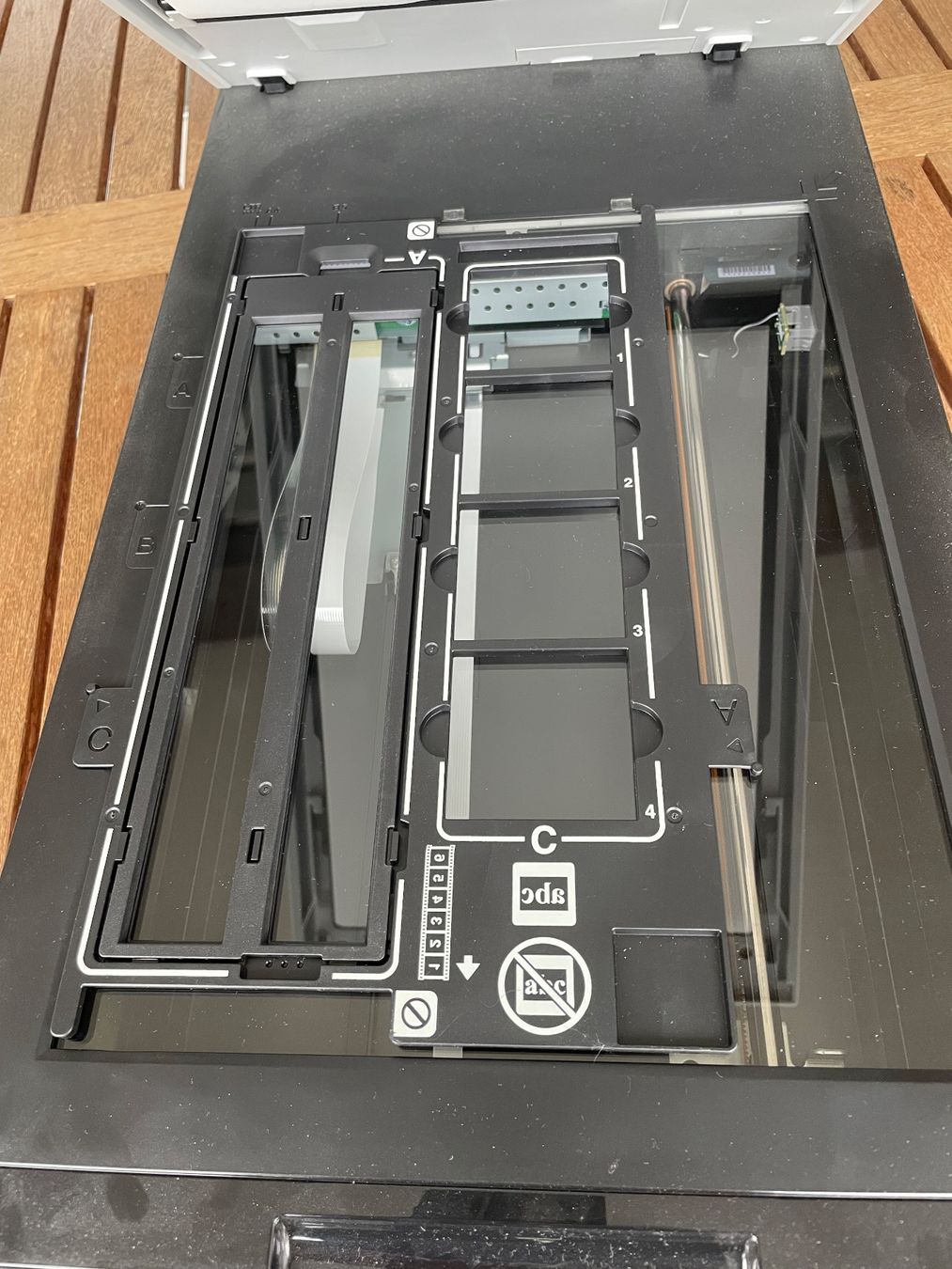 Epson Scanner: Scanner Epson Perfection V600 Photo – Usato da Willisau venduto da Juweott 2
