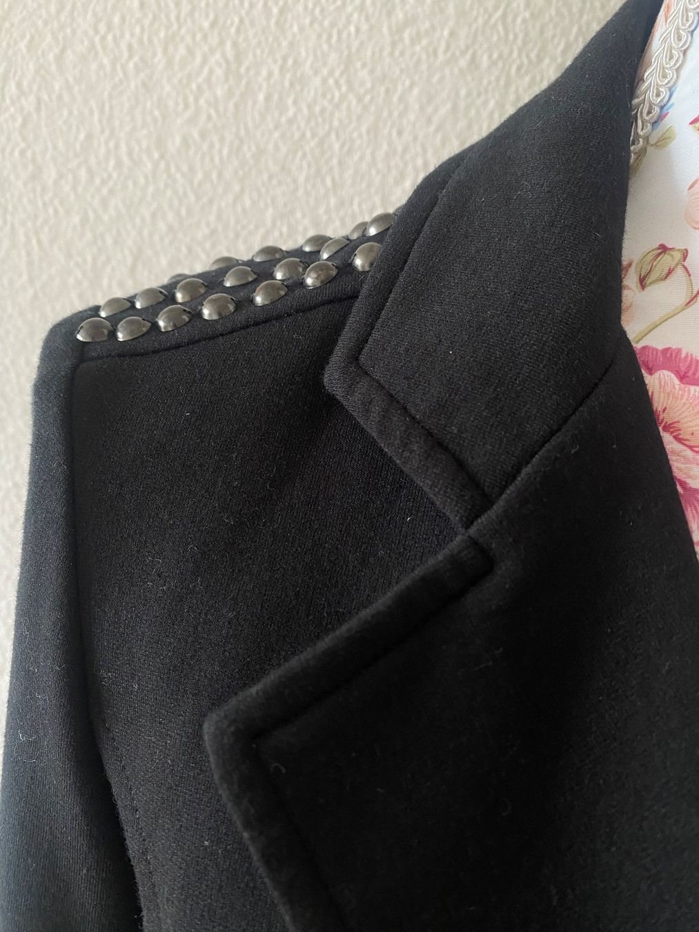 Giacche: Coole Jacke schwarz mit Details CacheCache  Gr S – Nuovo (secondo la descrizione) da Schönenberg ZH venduto da Pfupfli1 1
