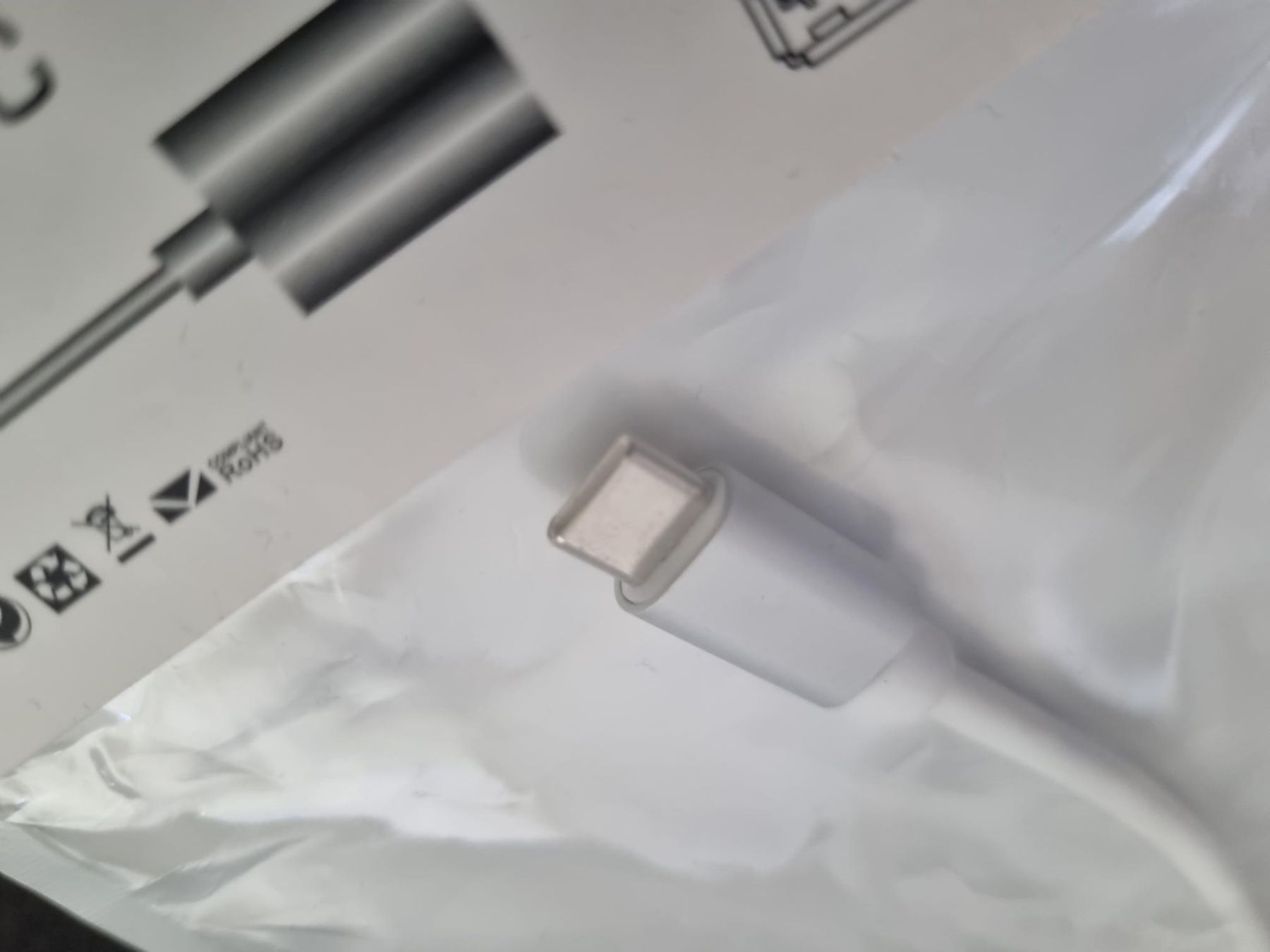 Laufwerke & Adapter: Adapter VGA auf USB-C – Neu und originalverpackt aus Igis von Marcaupign 1