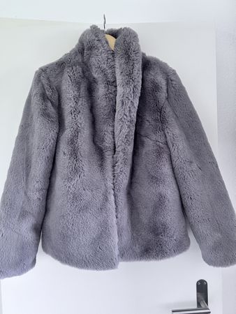 Kunstfelljacke Missguided grau Grösse 36 guter Zustand