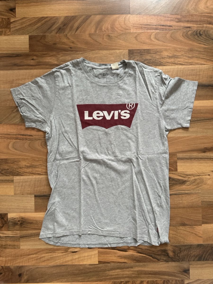 Levi's T-Shirts: Levis T-shirt – Gebraucht aus Ennenda von schueppi