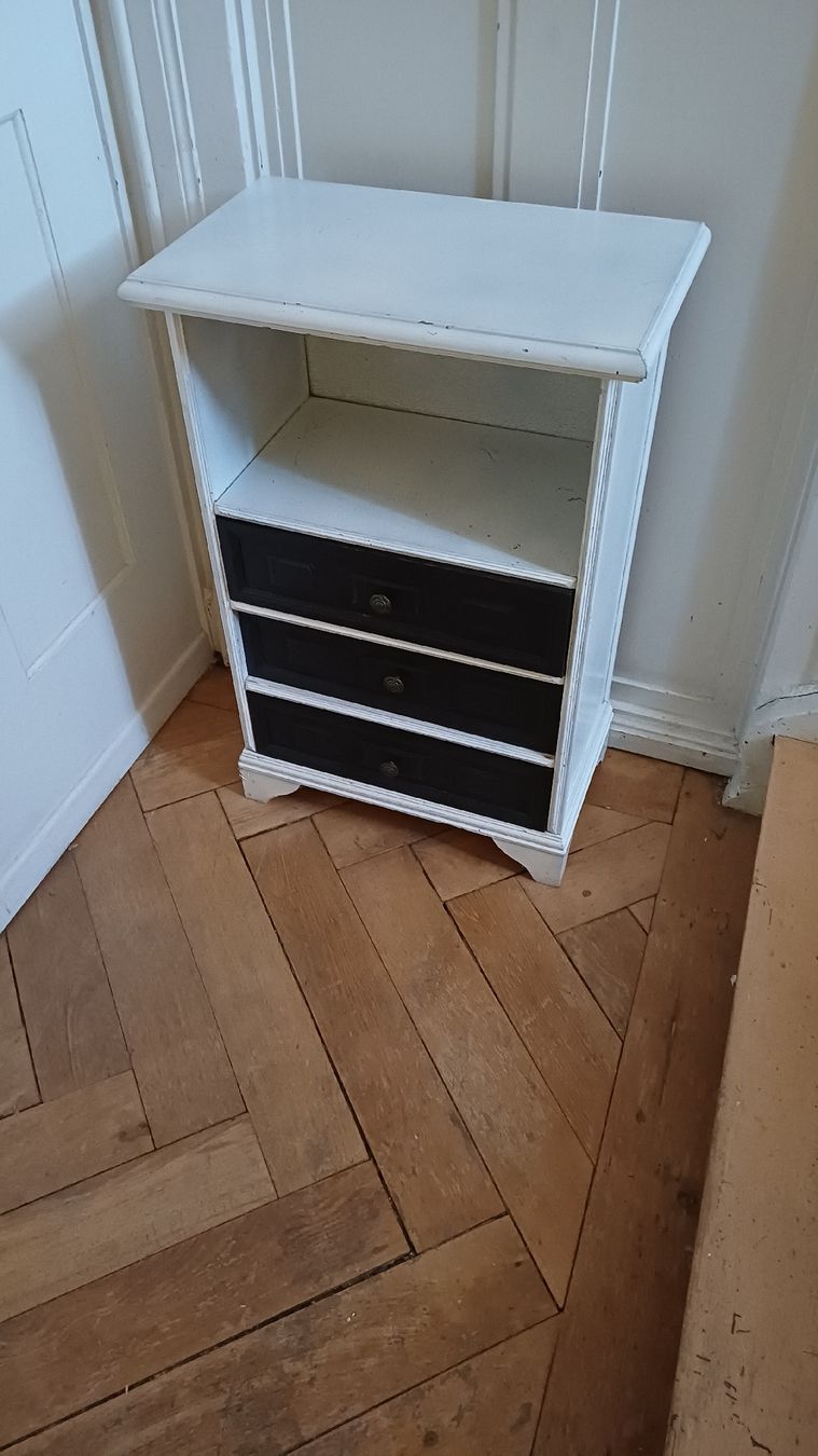 Kommoden: Kleine Kommode Shabby Chic  – Gebraucht aus Flawil von Pinkmalibu 1