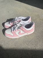 NIKE DUNK LOW IN ROSA-WEISS