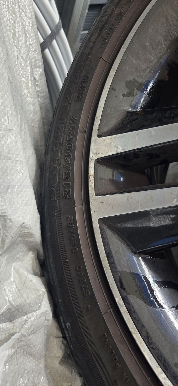 Skoda Felgen: 215/40R17 rad mit sommet refen – Gebraucht aus Schafisheim von kanwal 3