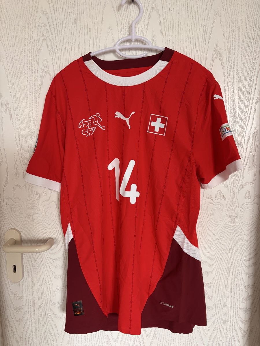 Schweizer Nati Canottiere & Pantaloni: Fussball Tricot, Schweizer Nationalmannschaft – Usato da Dielsdorf venduto da Nlj2