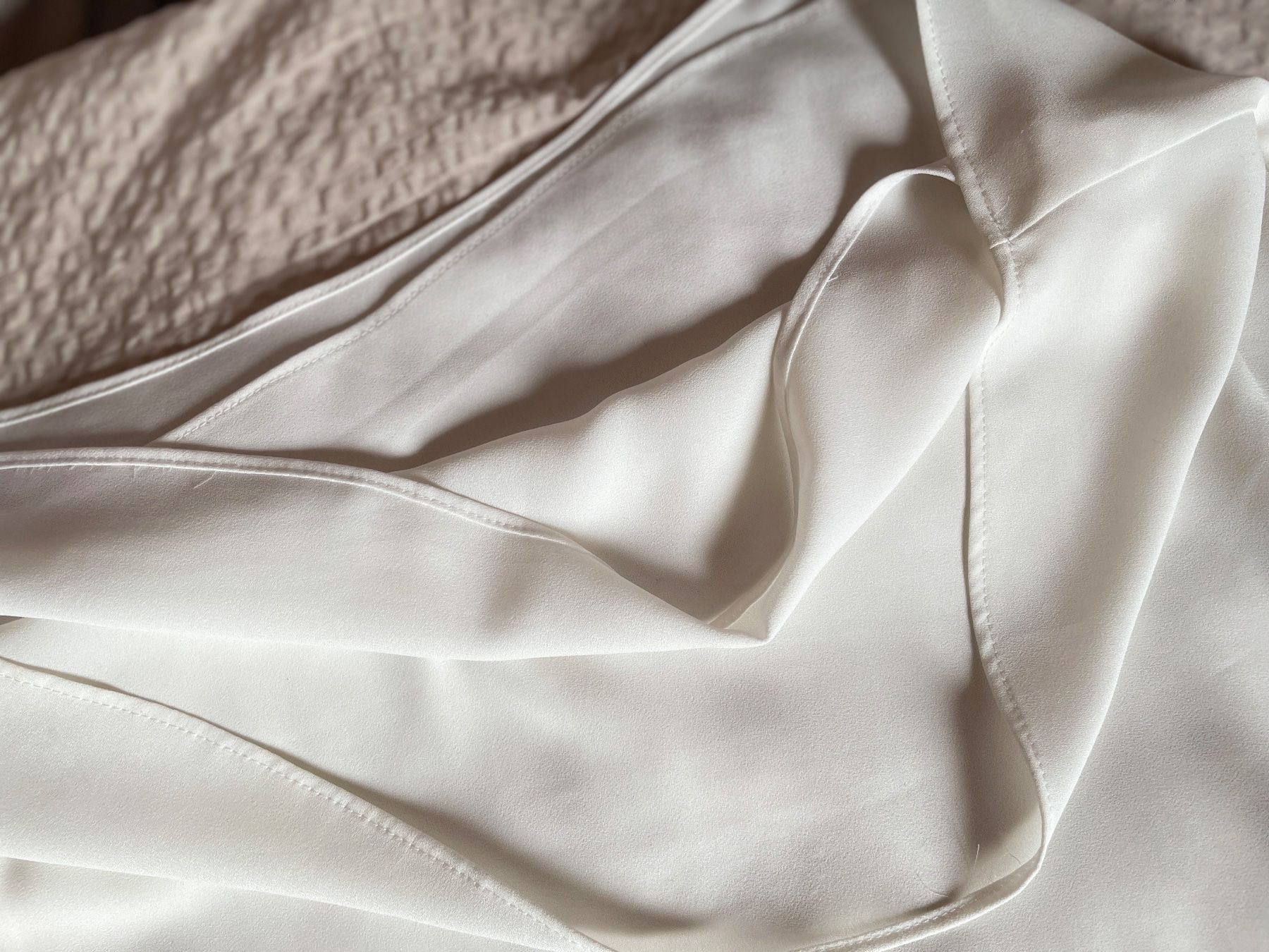 Comma Top: Schickes Top / Bluse Gr. 36 Weiss V-Ausschnitt Comma – Usato da Birsfelden venduto da Nic21 5