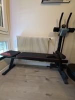 Bauchtrainer schwarz&Hantelbank.