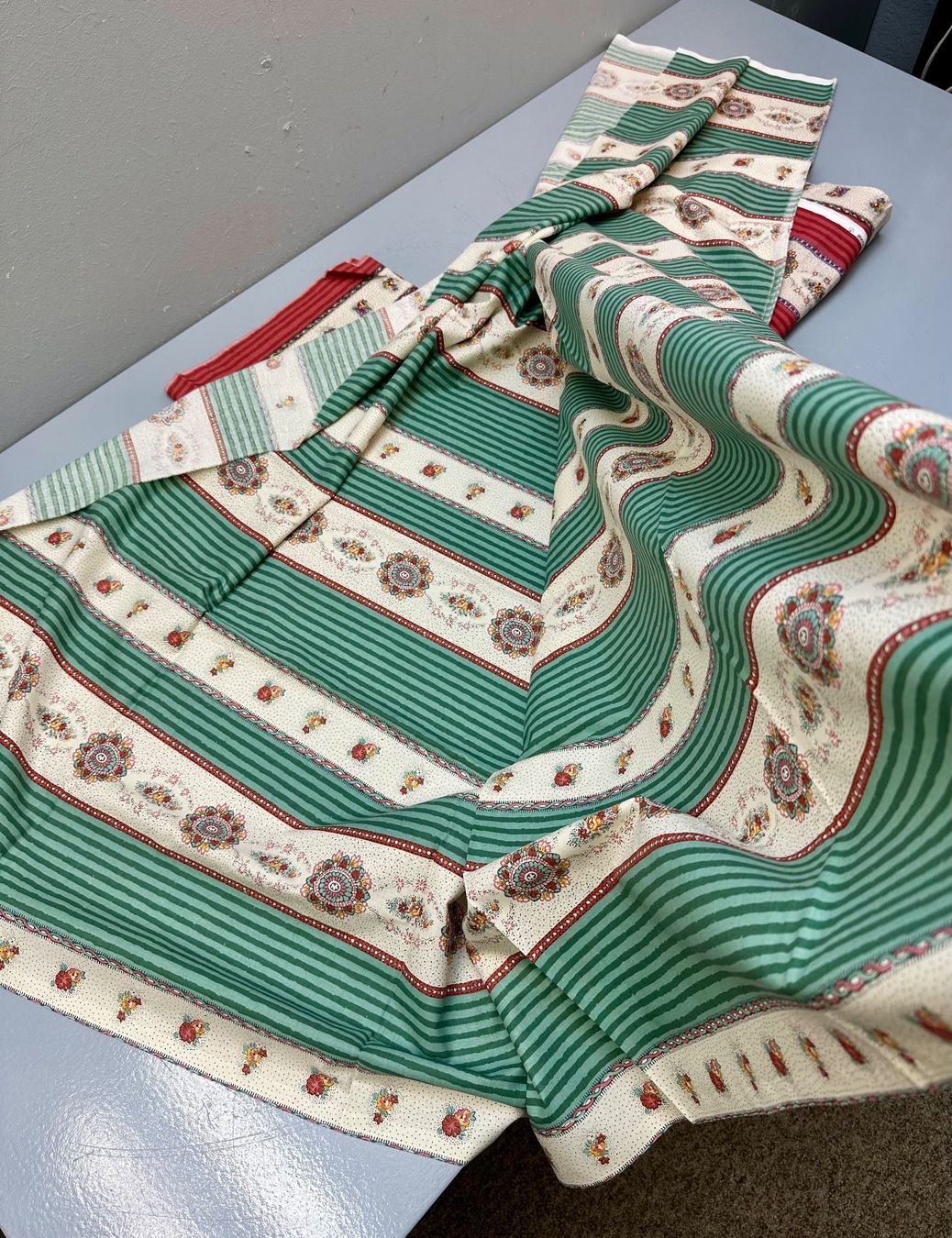 Tessuti: STOFFE DIV #6 AB 1.- !!! – Usato da Zürich venduto da NIKI777 4