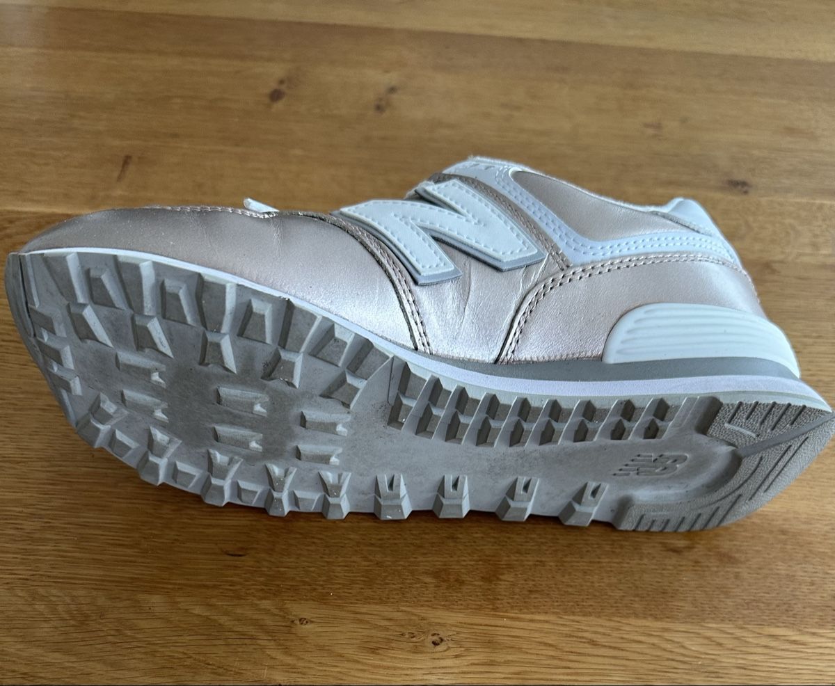 New Balance Scarpe da donna: New Balance Sneaker Gr 40 rosa metallic – Usato da Hindelbank venduto da Surlie 4