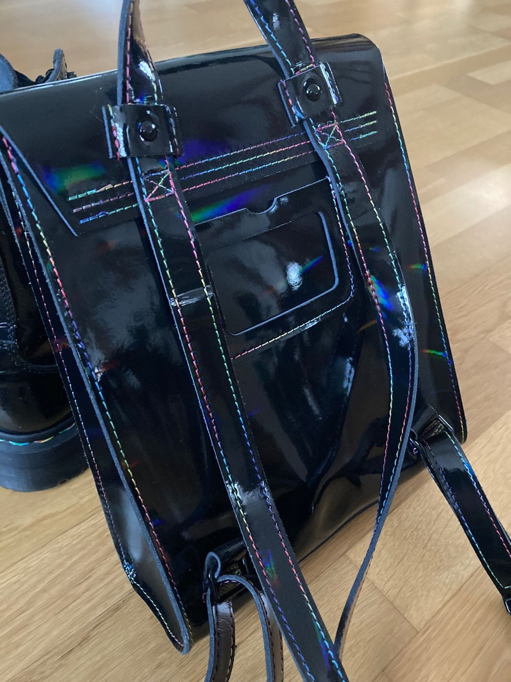 Dr. Martens Scarpe da donna: Dr. Martens Jadon Hi und Rucksack Set – Usato da Hitzkirch venduto da eve_may 3