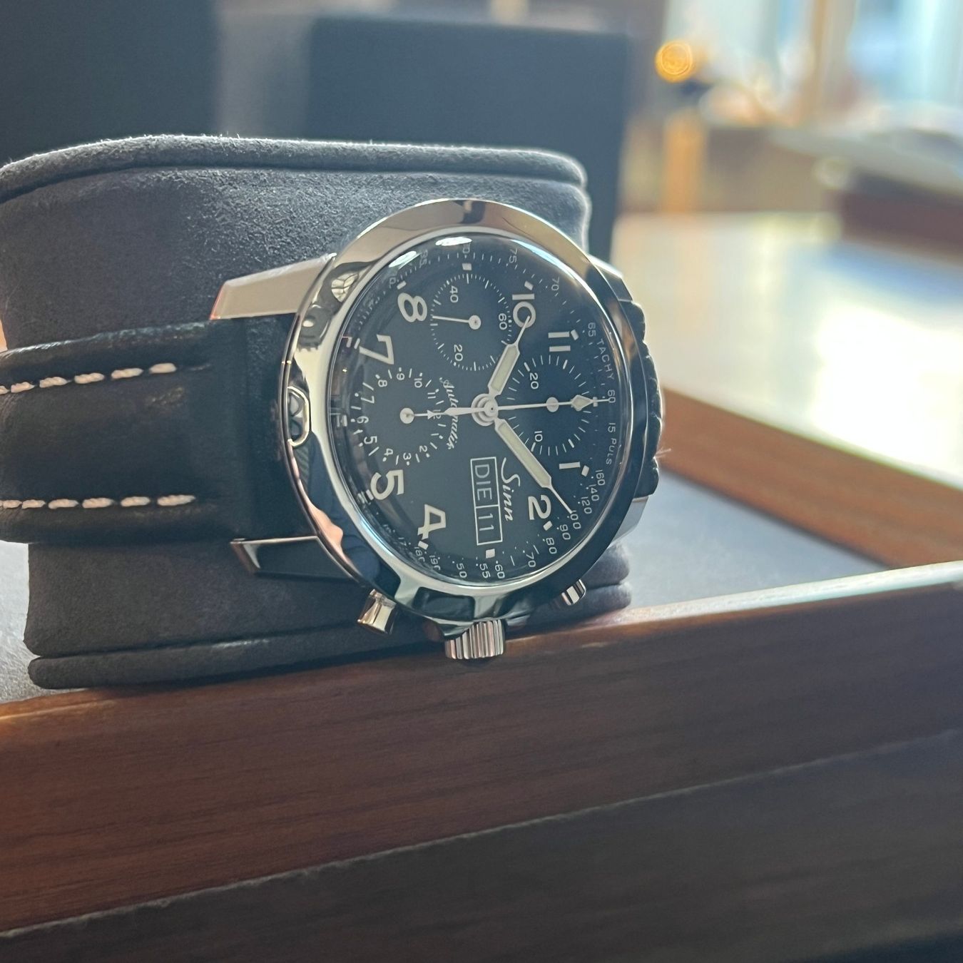 Sinn Montres: Sinn Pilot Chronograph Full Set 103.B.AUTO.POL.TY – D'occasion à Carouge GE par Watchaser 6