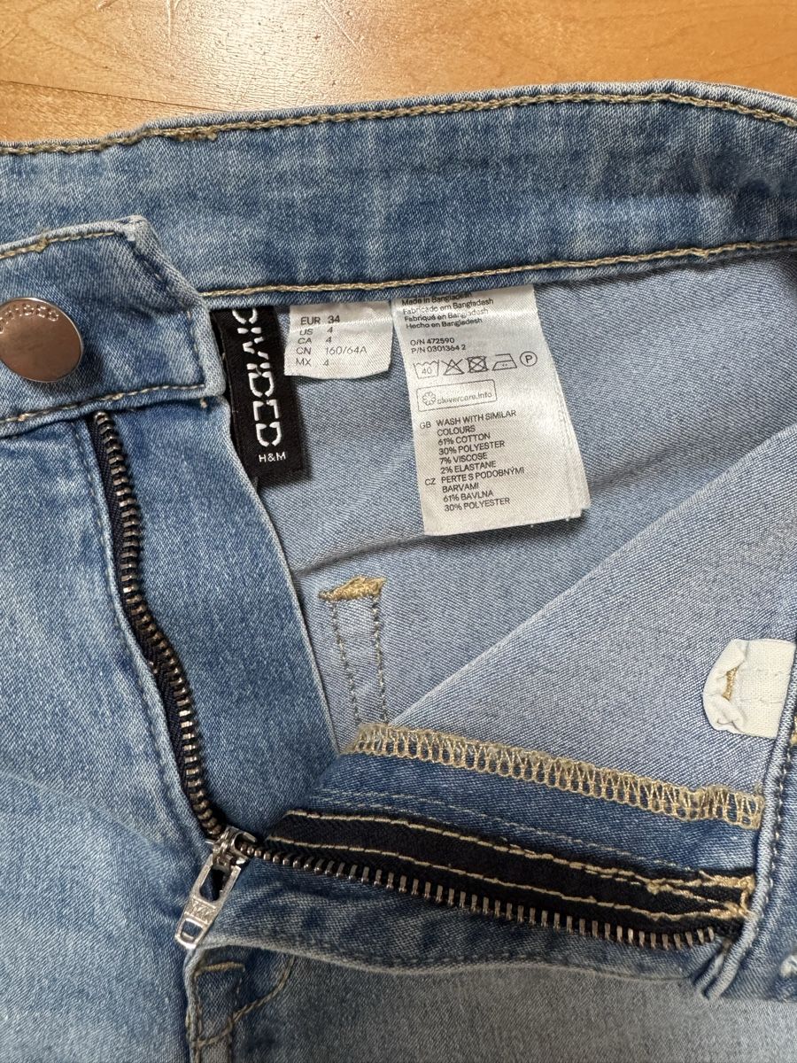 H&M Pantaloni: H&M Jeans Shorts, hellblau, Gr. 34 – Usato da Maisprach venduto da jokoundklaas 1