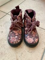 Vendo stivaletti con dettagli floreali usati, per bambine