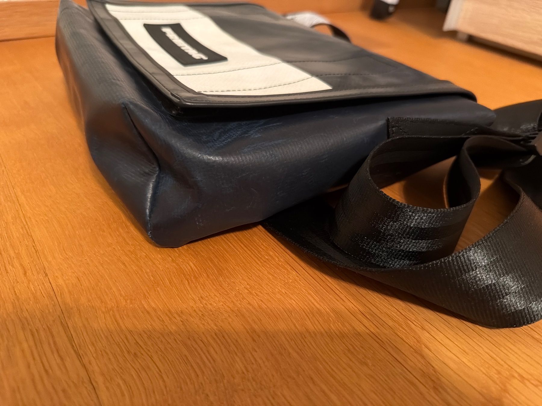 Freitag Sacs: Freitag Messenger Lassie F11 – D'occasion à Sempach Station par eshans05 4