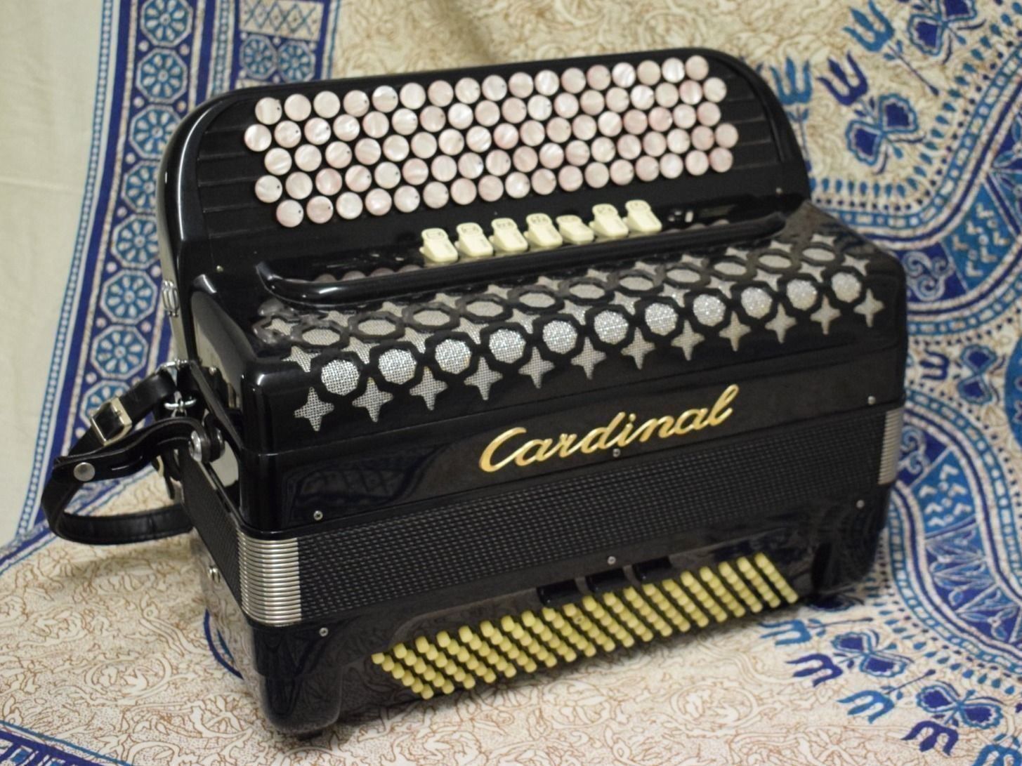 Strumenti musicali: Akkordeon chromatisch Cardinal – Usato da Zürich venduto da baumusik 1