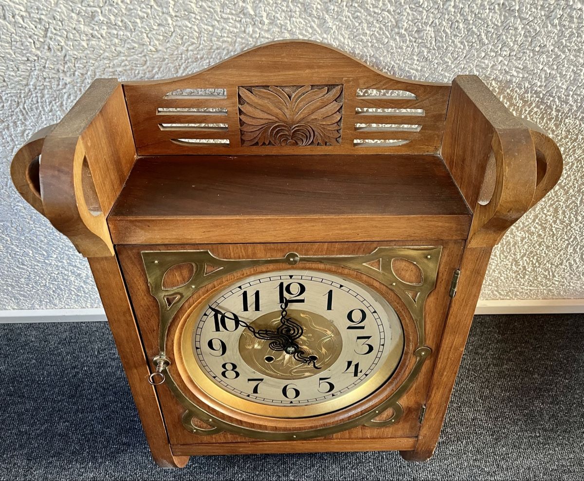 Orologi da terra & Orologi da parete: Antike Jugendstil Wanduhr – Usato da Kriens venduto da Bangkapi 1