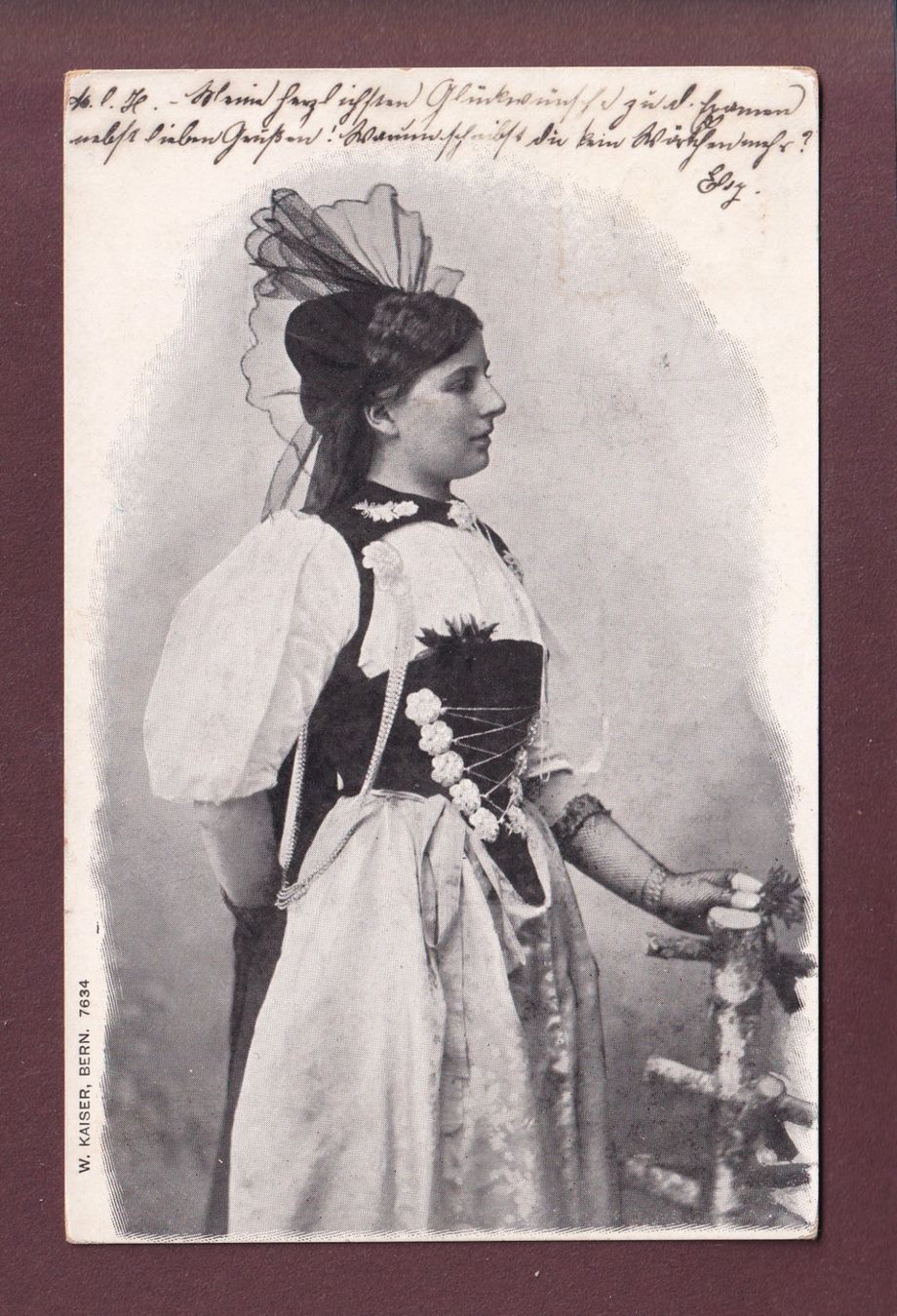 Cartoline postali: Frau mit TRACHT - 1901 – Usato da Pully venduto da nicecards