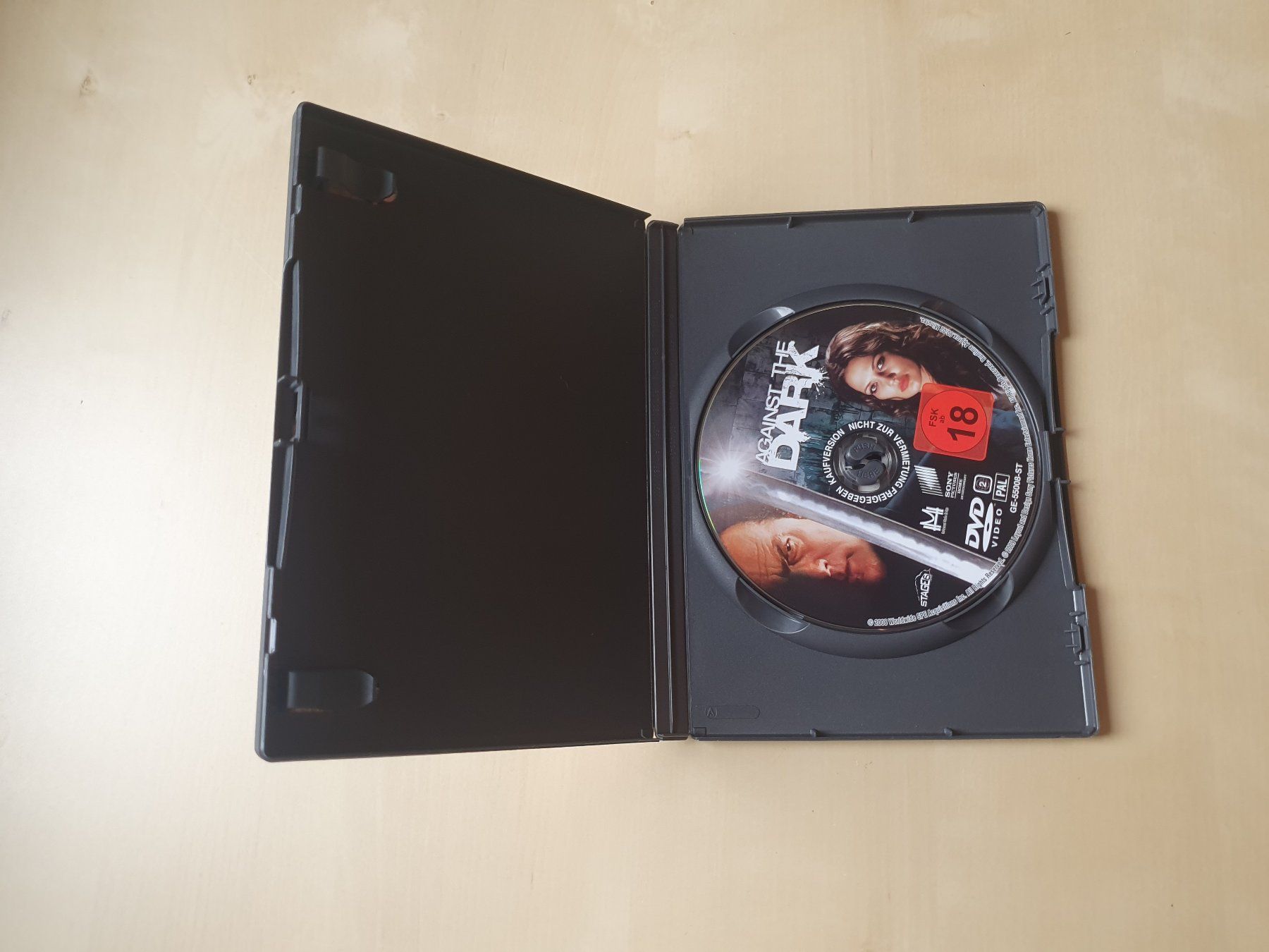 Tutti i DVDs: Against the Dark – Usato da Stansstad venduto da collectorsshop 2