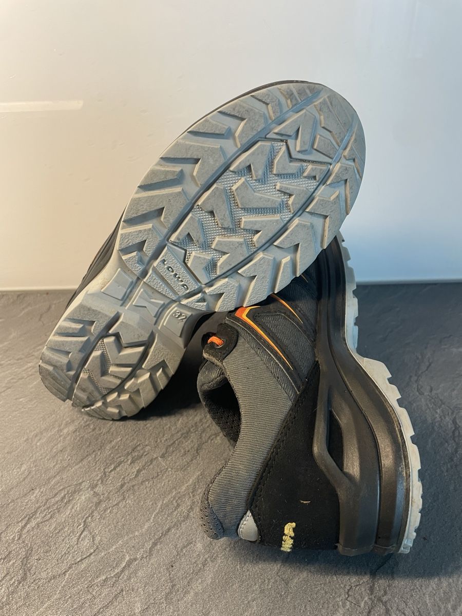 Lowa Scarpe per ragazzi: Lowa Trekkingschuh Gr. 32 – Usato da St. Gallen venduto da Yosoylu 2