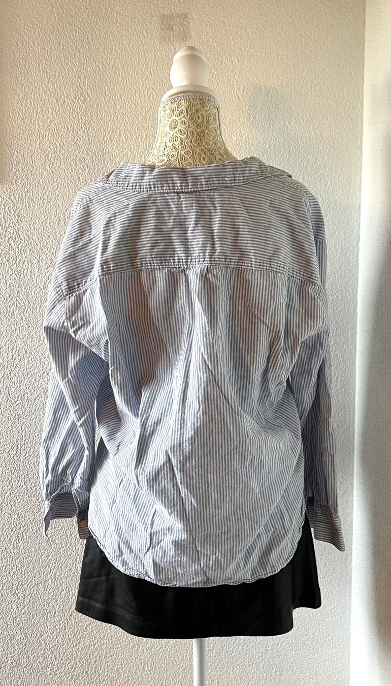 H&M Camicette: Striped button up blouse w/ relaxed fit – Usato da Otelfingen venduto da houseofstae 2