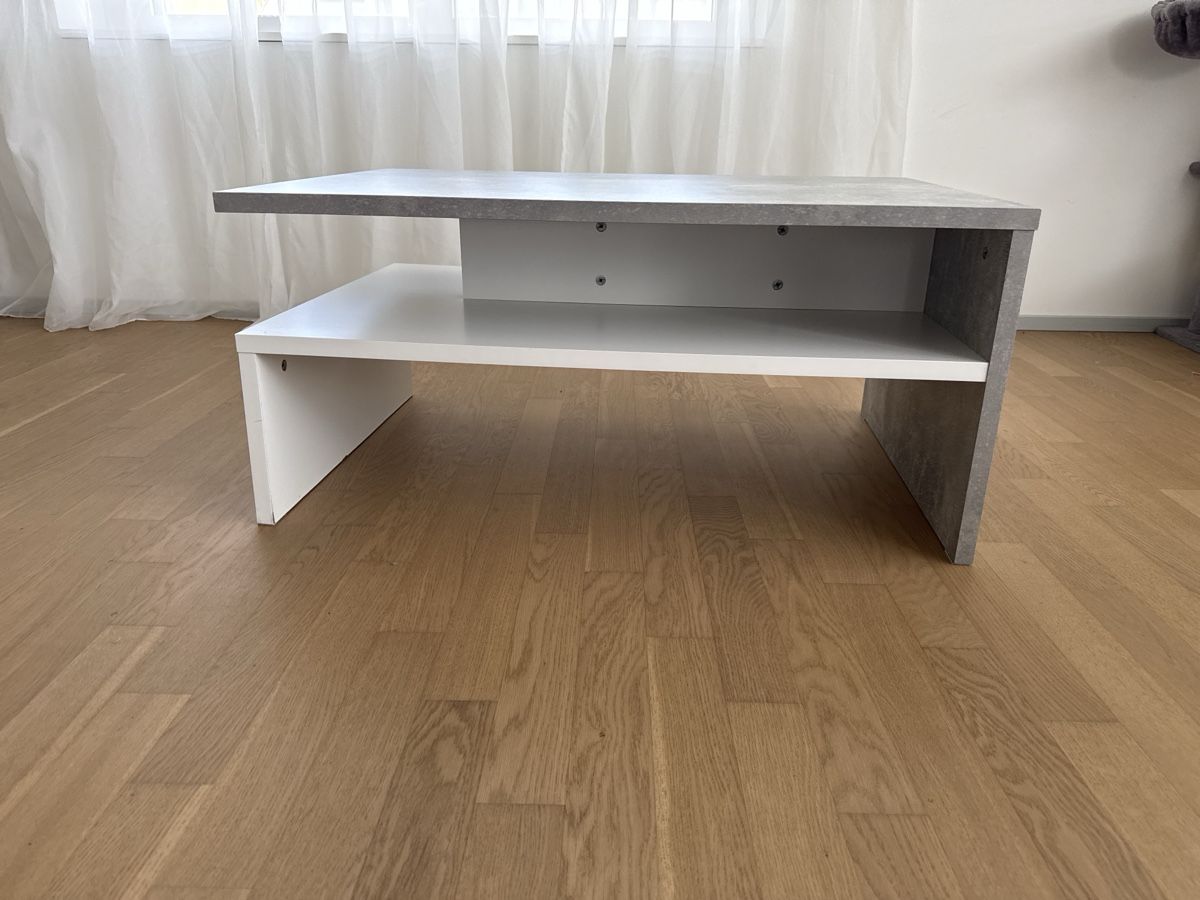 Tavoli: Moderner Couchtisch Beton Optik mit Ablage – Usato da Zürich venduto da Tray-Jay 1