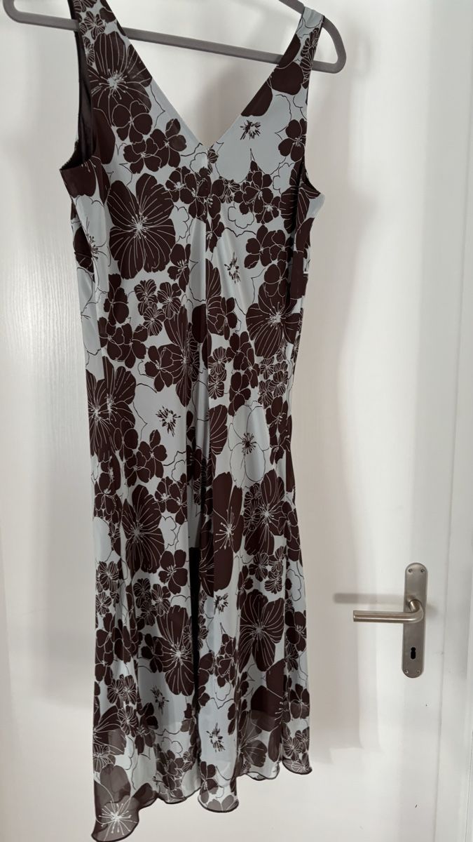 Vestiti: Kleid Blumenmuster guter Zustand – Usato da Balsthal venduto da wasserente 3