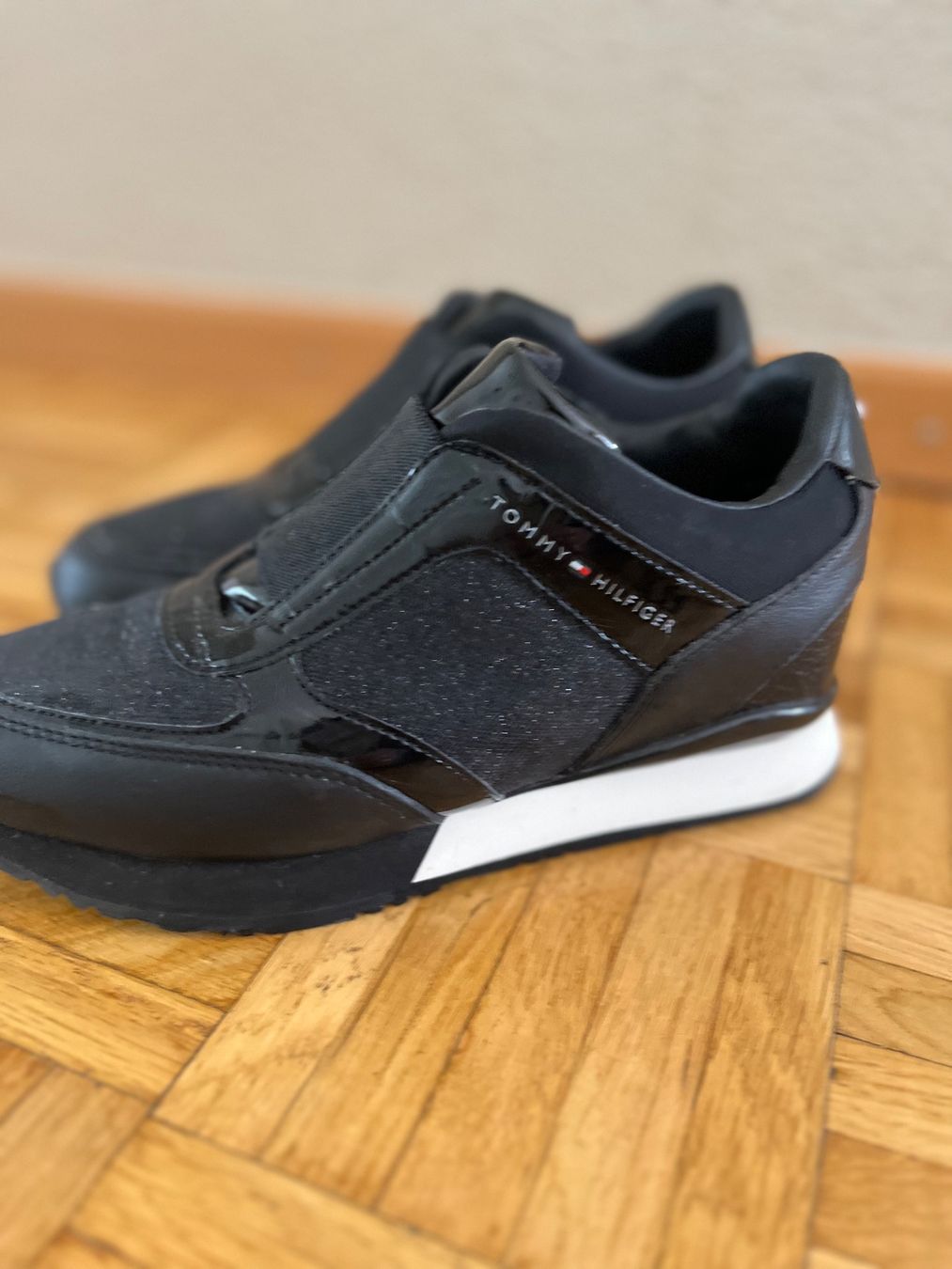 Tommy Hilfiger Scarpe da donna: Tommy Hilfiger Sneaker – Nuovo (secondo la descrizione) da Siebnen venduto da emik01 1