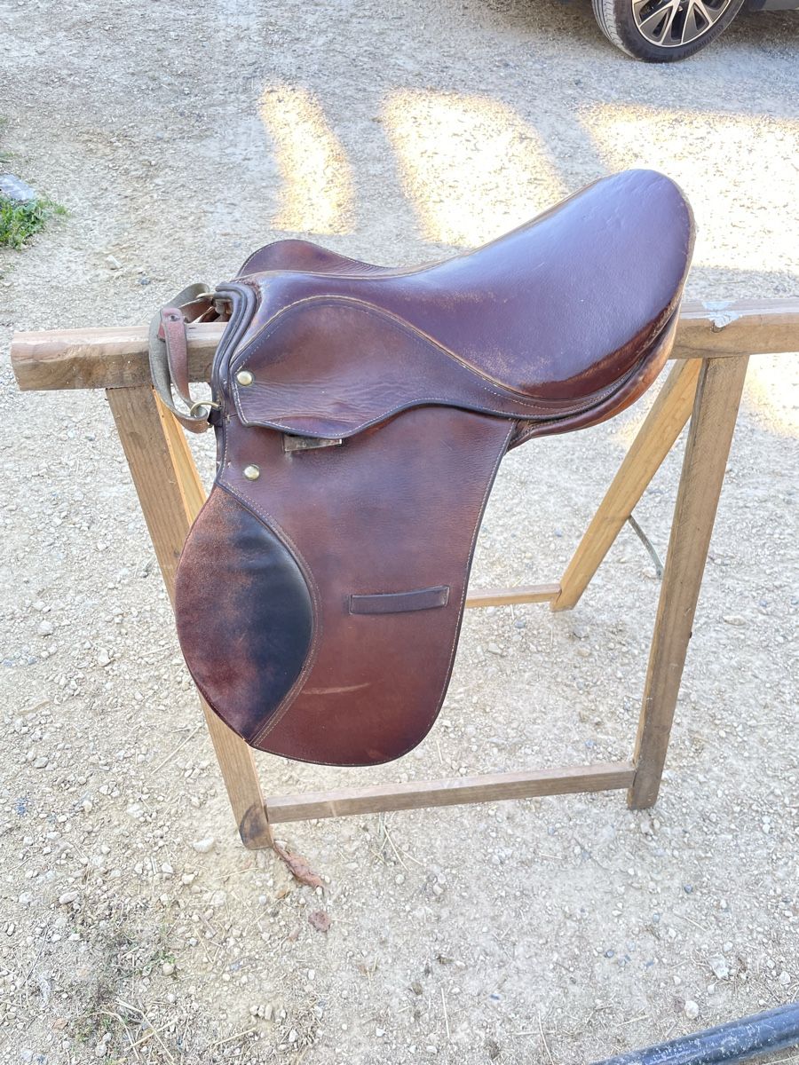 Selle & Accessori: Einfacher Reitsattel – Usato da Ueken venduto da Kamel09 1