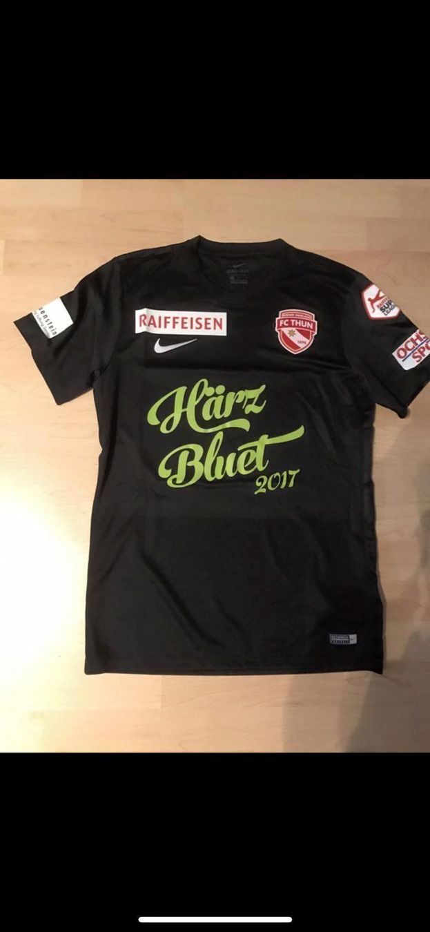 Nike Canottiere & Pantaloni: Matchworn FC Thun Härzbluat – Usato da Chur venduto da Cdk1