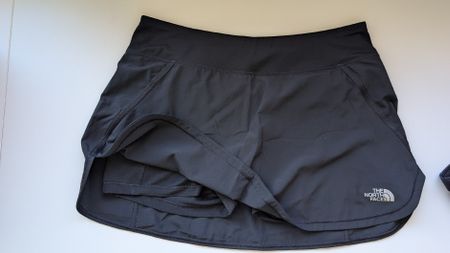 North Face Trailrunning: 1 Short & 1 Skort, Damen Grösse M