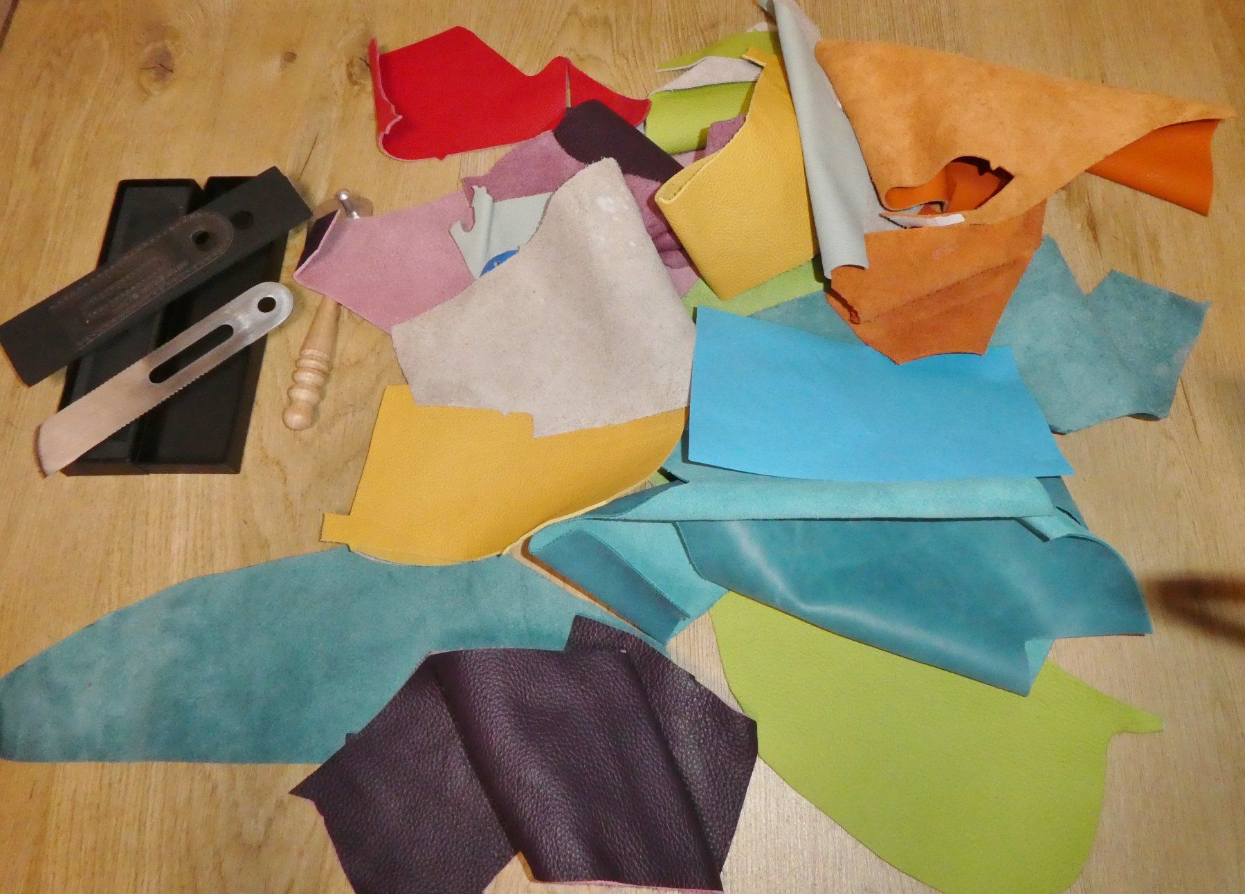 Kit bricolage: Echtes Leder Set mit Bearbeitung Zubehör. – Nuovo e nell'imballaggio originale da Siebnen venduto da GluckPilz5684 2