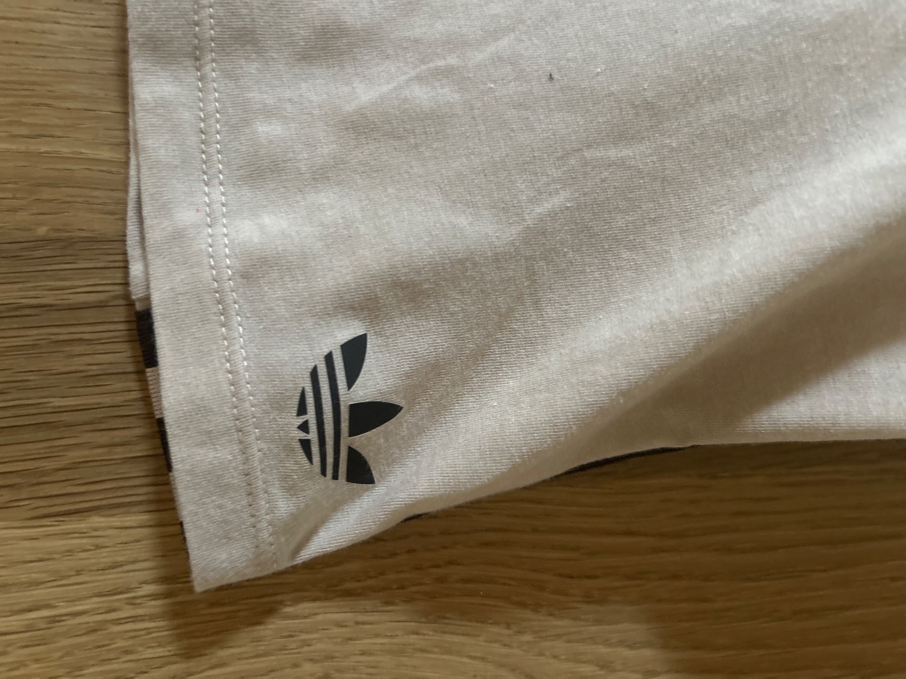 Adidas Tops: Adidas Damen Top Grösse S hellgrau – D'occasion à Siebnen par schnell05 1