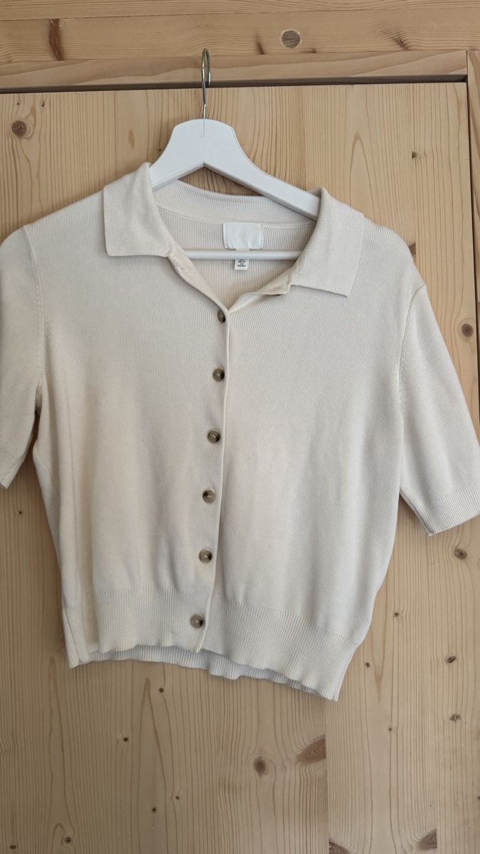 H&M Top: Top baige – Nuovo (secondo la descrizione) da Lurtigen venduto da sal_79fm