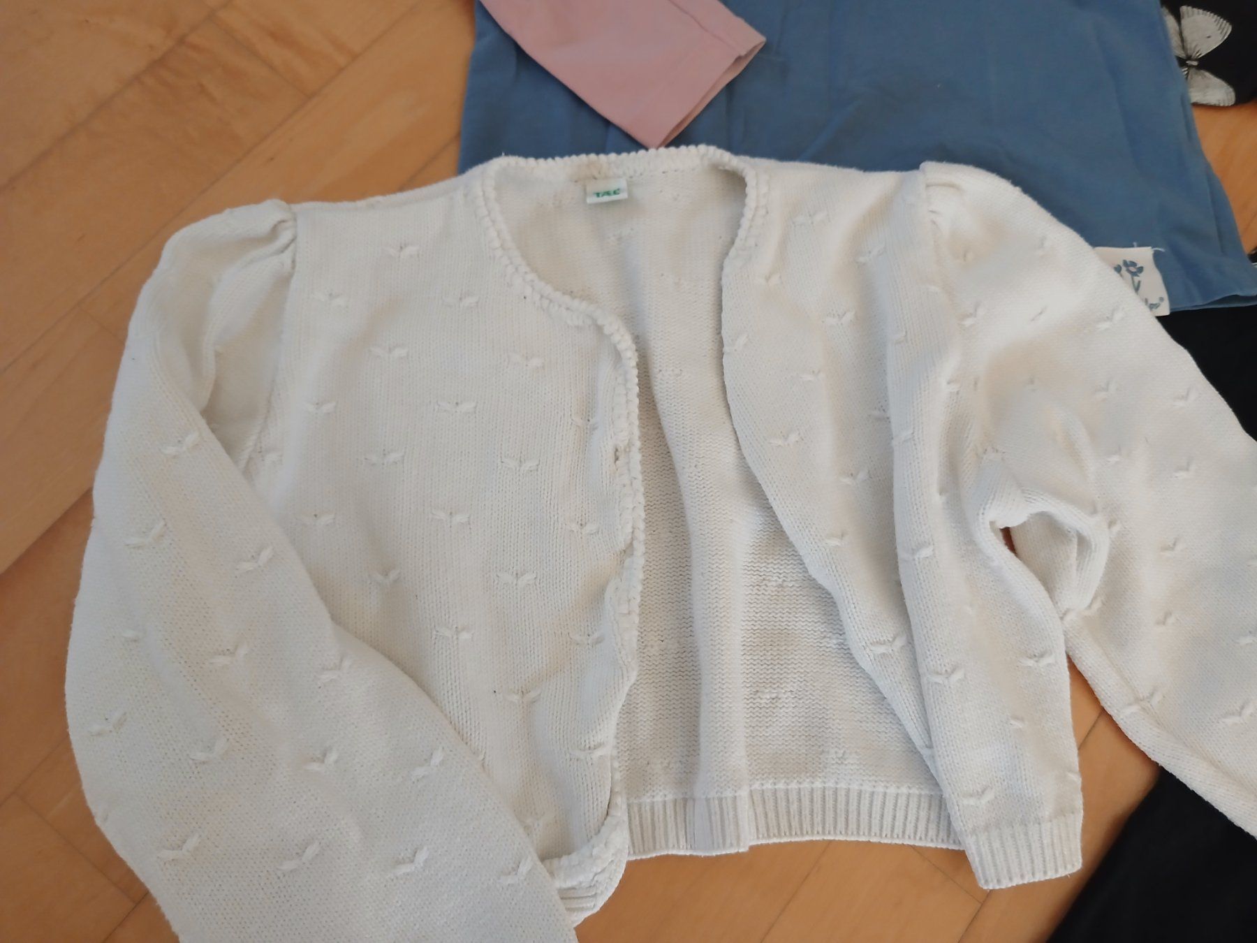 Ensembles coordonnés: 4 schöne Pullover Mädchen plus 1 Strickjacke Gr.116 – D'occasion à St. Margrethen SG par SamusAran 1