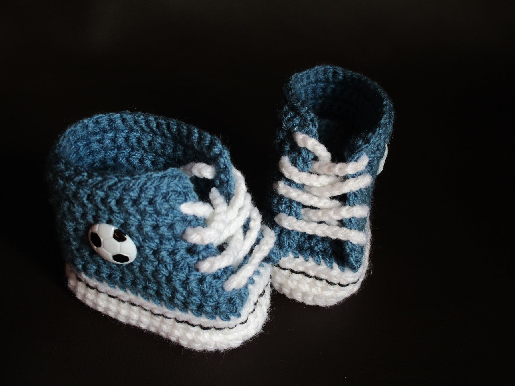 Sonstiges für Kind & Baby: Babyschuhe Hand gehäkelt (9cm) – Neu (gemäss Beschreibung) aus Leuk Stadt von Simone_RZ 1