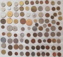 Diverse Alte Münzen und Scheiben aus der Ganzen Welt