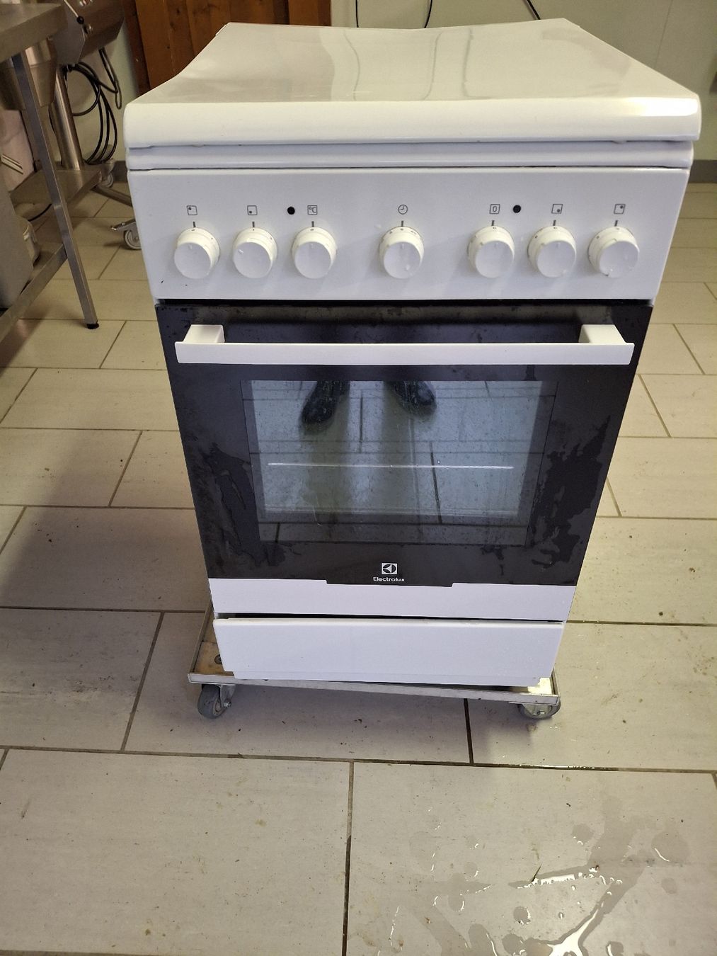 Electrolux Appareils de cuisine: Elektroherd mit Backofen weiss gebraucht – D'occasion à Pfaffnau par uff_v68c