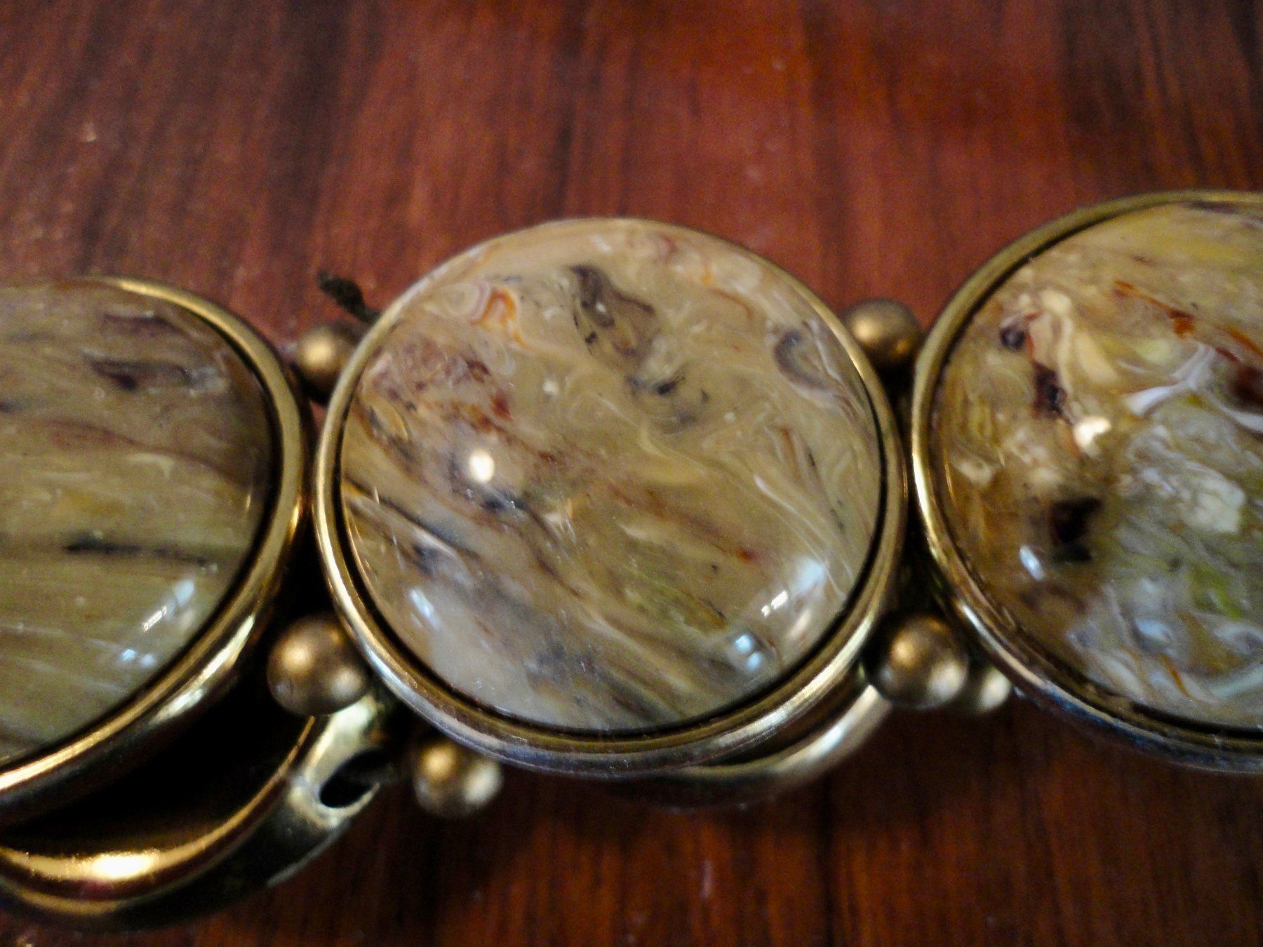 Bracciali & Braccialetti: Schönes Vintage Armband mit Steinen. – Usato da Wädenswil venduto da LIS11 3