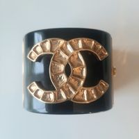 Iconique bracelet manchette Chanel