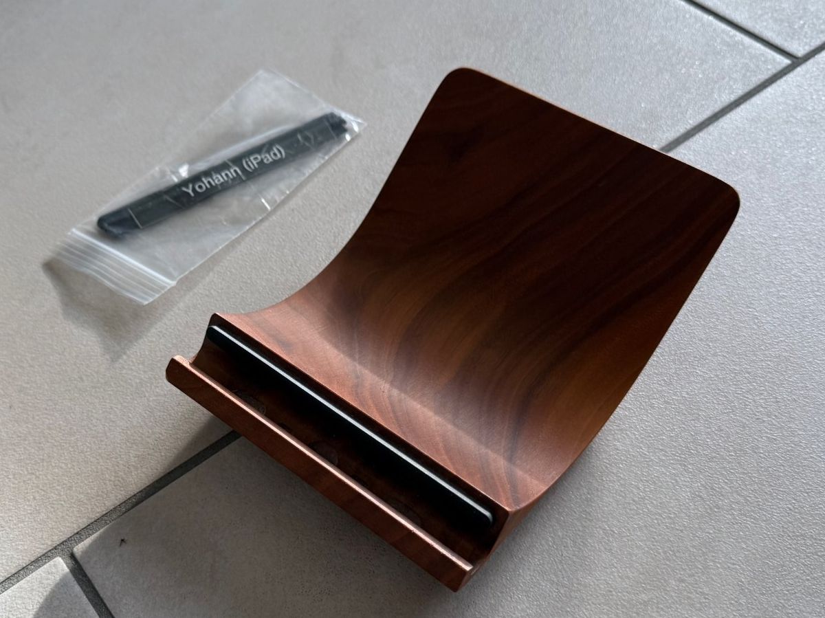 Altro per computer & reti: YOHANN iPad Ständer (alte Version) – Usato da Winkel venduto da Cypher2 1