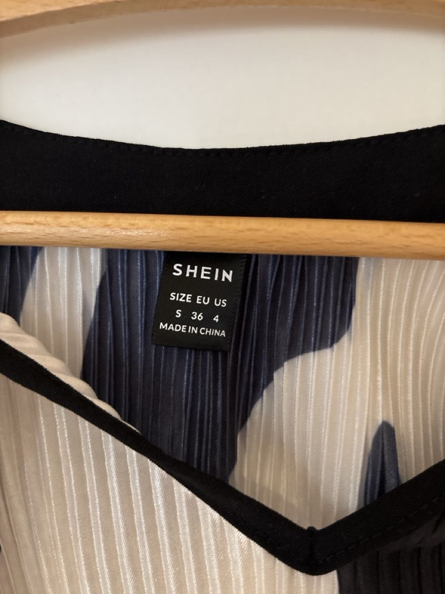Shein Camicette: Bluse mit Muster – Usato da Winterthur venduto da beijaflor777 1