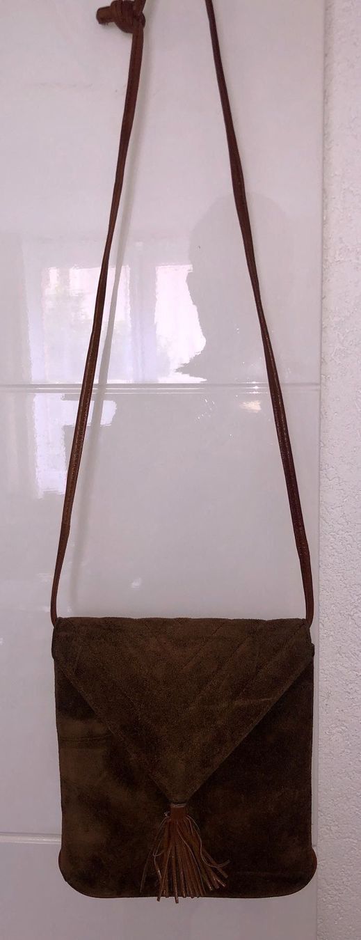 Taschen für Damen: Handtasche Leder Locher Umhängetasche – Gebraucht aus Schlieren von Flower5