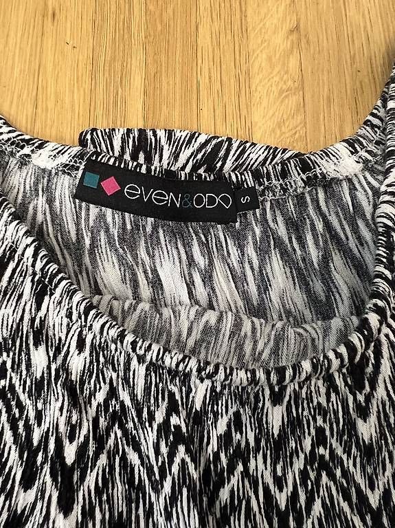 Jumpsuits: Schwarzer-weisser Jumpsuit von even&odd  – Gebraucht aus Urdorf von Marybyii 1