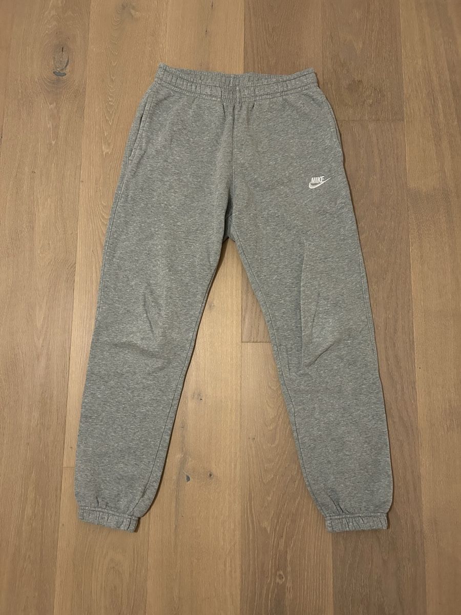 Nike Hosen: Nike Jogginghose – Gebraucht aus Schlosswil von dagtz10