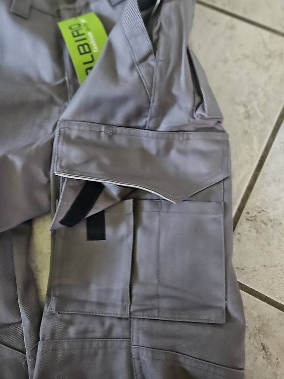 Pantaloni: Arbeitshose – Usato da Sisikon venduto da bryke 2