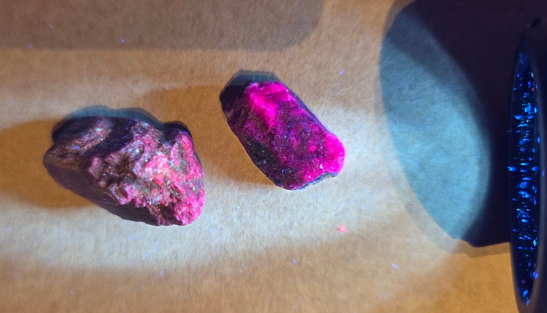 Pierres précieuses: 101,9 ct Rubis bruts 2 pcs – D'occasion à Carouge GE par Crystal_Energy 2