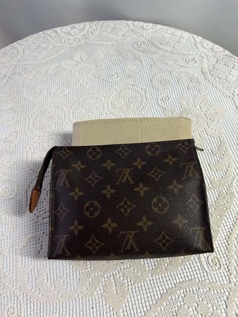Louis Vuitton Toiletry Pouch 19 cm