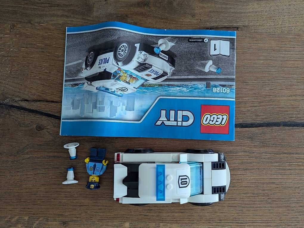 Lego Spielzeuge: LEGO City Polizeiauto – Gebraucht aus Herzogenbuchsee von Obivius 1